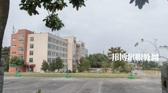 瀘州交通技工學(xué)校2022年報(bào)名條件、招生要求、招生對(duì)象
