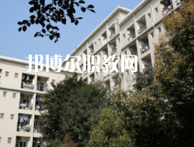 重慶輕工業(yè)學(xué)校2022年報名條件、招生要求、招生對象