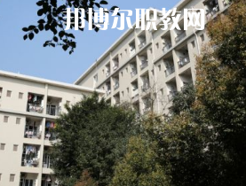 重慶渝北職業(yè)教育中心2022年報名條件、招生要求、招生對象