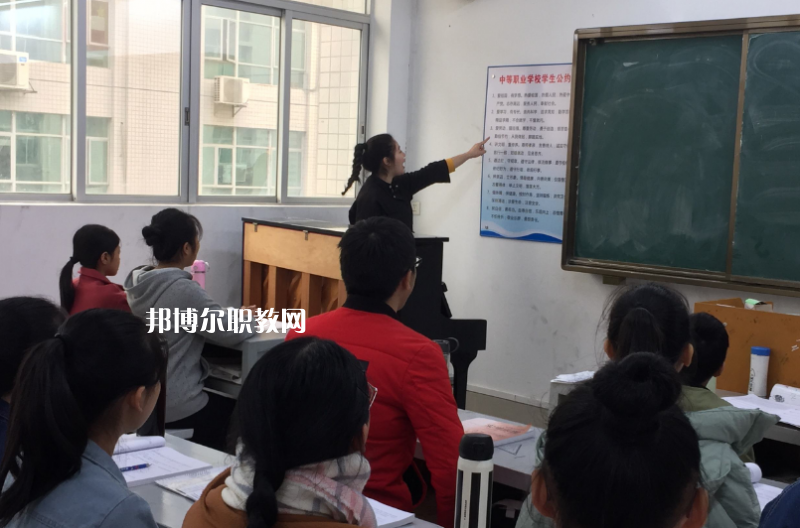 汕頭文化藝術(shù)學(xué)校2022年報(bào)名條件、招生要求、招生對(duì)象
