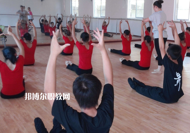 南寧民族歌舞藝術(shù)職業(yè)技術(shù)學(xué)校2022年學(xué)費(fèi)、收費(fèi)多少