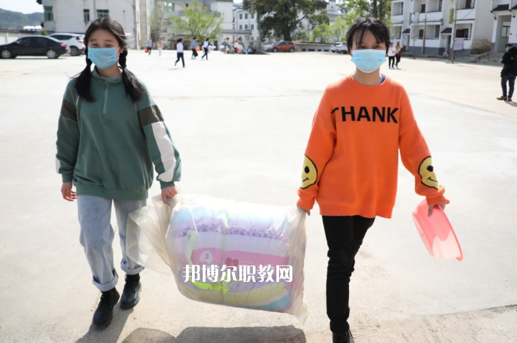 保定市清苑區(qū)職業(yè)技術教育中心2022年學費、收費多少