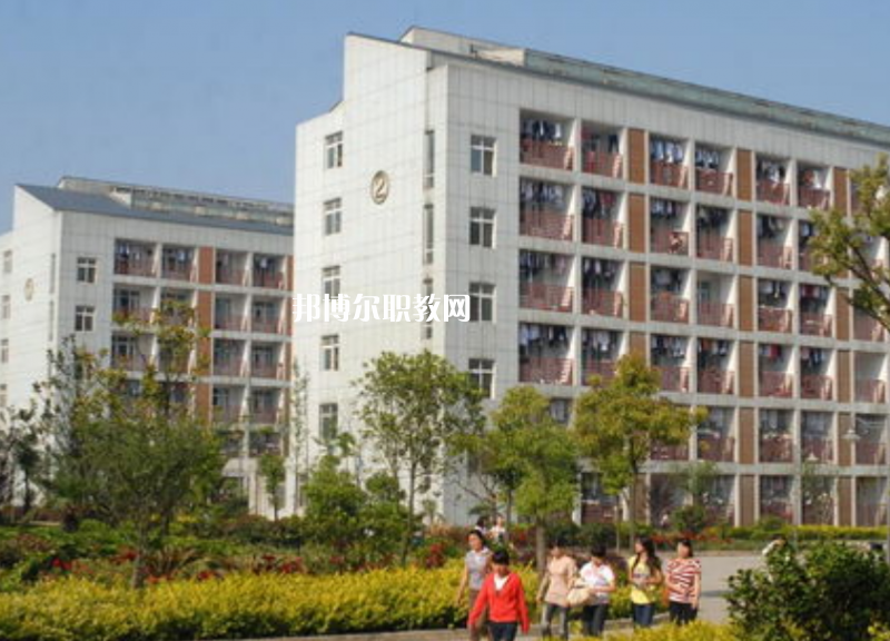 保山市昌寧縣職業(yè)技術(shù)學(xué)校2022年學(xué)費(fèi)、收費(fèi)多少