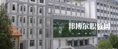 四川省甘孜衛(wèi)生學(xué)校2022年報(bào)名條件、招生要求、招生對(duì)象