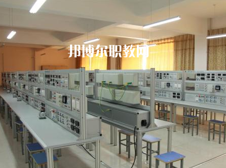 保定工程技術(shù)學(xué)校2022年報(bào)名條件、招生要求、招生對象