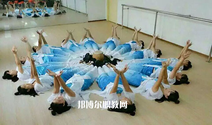 涿鹿縣職業(yè)技術(shù)教育中心2022年報(bào)名條件、招生要求、招生對(duì)象