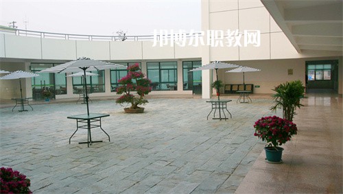 鎮(zhèn)江高等職業(yè)技術(shù)學(xué)校2022年報(bào)名條件、招生要求、招生對(duì)象