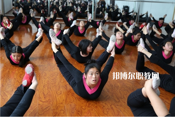 重慶榮昌職業(yè)教育中心2022年學(xué)費、收費多少