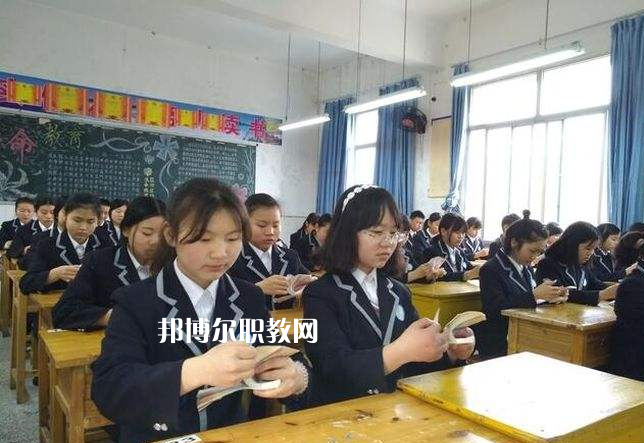 重慶墊江職業(yè)教育中心2022年報名條件、招生要求、招生對象