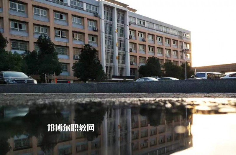 安徽紅十字會(huì)衛(wèi)生學(xué)校2022年報(bào)名條件、招生要求、招生對(duì)象