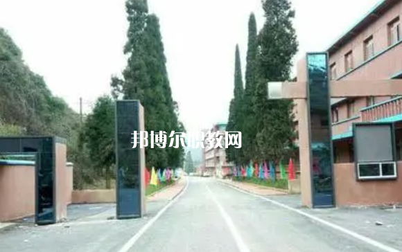 貴州現(xiàn)代經(jīng)濟(jì)學(xué)校2022年學(xué)費(fèi)、收費(fèi)多少