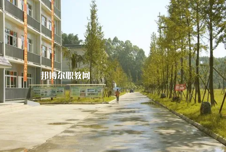 樂(lè)山嘉州衛(wèi)生職業(yè)學(xué)校怎么樣、好不好