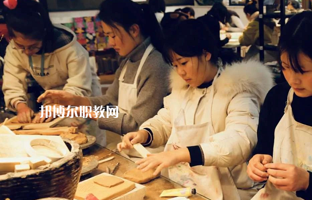 阜陽科學技術學校2022年學費、收費多少