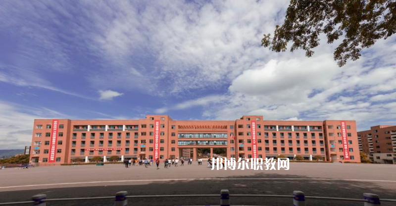 重慶綦江職業(yè)教育中心2022年學(xué)費、收費多少
