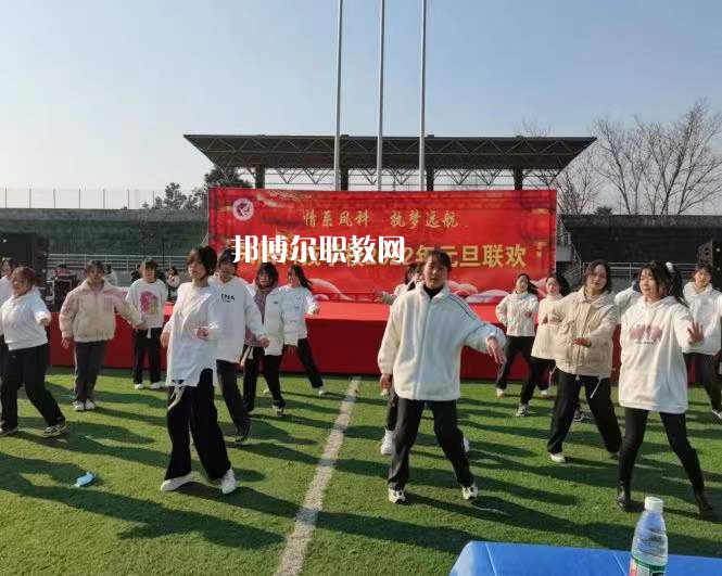 鳳陽科技學(xué)校2022年報(bào)名條件、招生要求、招生對象