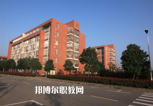安徽滁州技師學(xué)院2022年學(xué)費、收費多少