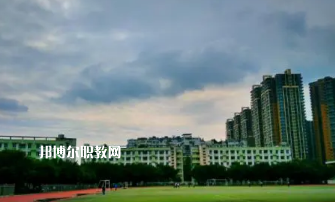 四川樂山第一職業(yè)高級中學地址在哪里