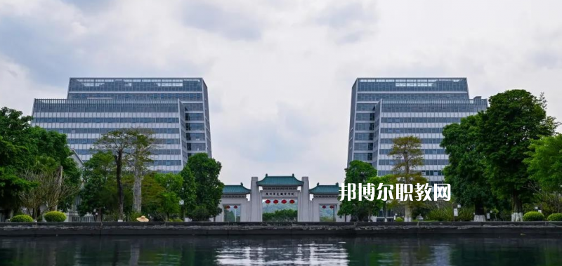 廣東華夏技工學(xué)校2022年報(bào)名條件、招生要求、招生對(duì)象