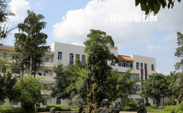 廣西玉林農(nóng)業(yè)學(xué)校2022年報(bào)名條件、招生要求、招生對象