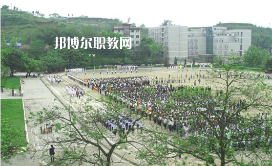 內(nèi)江鐵路機(jī)械學(xué)校2022年報(bào)名條件、招生要求、招生對(duì)象