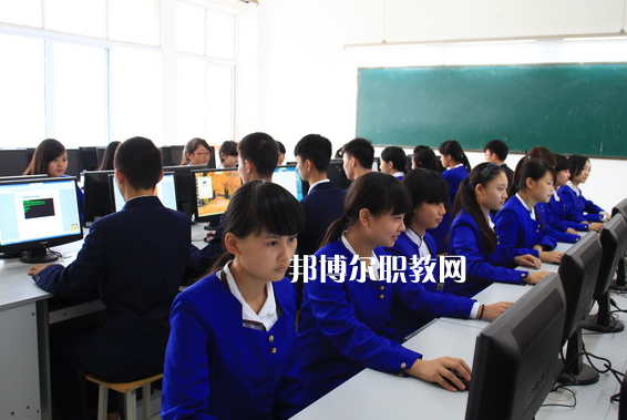 眉山華西航空旅游學(xué)校2022年報(bào)名條件、招生要求、招生對(duì)象