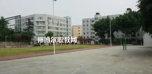 曲靖麒麟職業(yè)技術(shù)學(xué)校2022年招生辦聯(lián)系電話(huà)