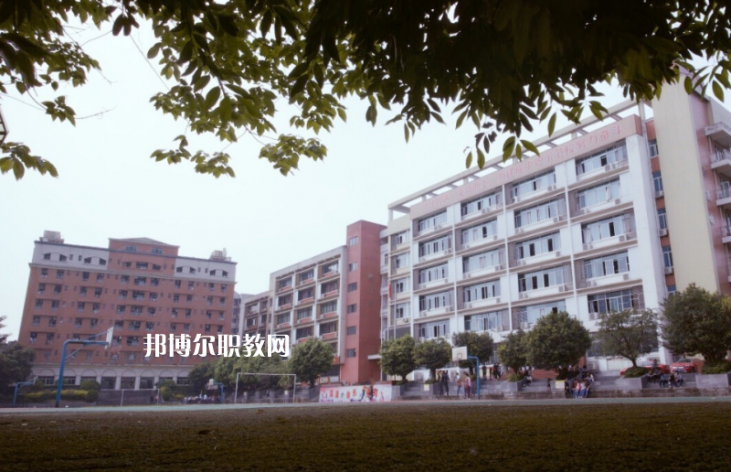 重慶工藝美術(shù)學(xué)校2022年招生錄取分數(shù)線