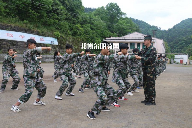 達(dá)州百島湖職業(yè)技術(shù)學(xué)校2022年報(bào)名條件、招生要求、招生對(duì)象