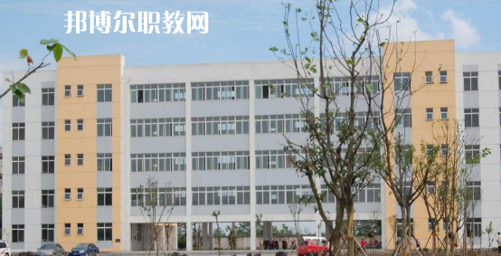 思茅衛(wèi)生學校2022年報名條件、招生要求、招生對象