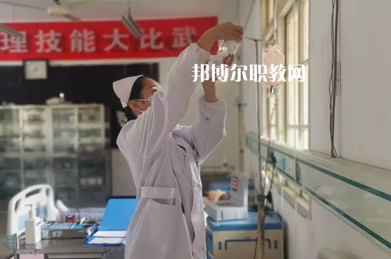 臺州護士學(xué)校2022年報名條件、招生要求、招生對象