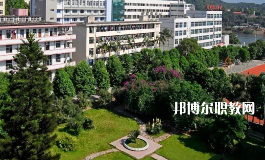 廣安第一職業(yè)技術(shù)學(xué)校2022年報名條件、招生要求、招生對象