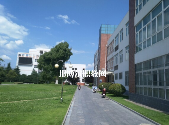 云南廣播電視學(xué)校2022年報名條件、招生要求、招生對象