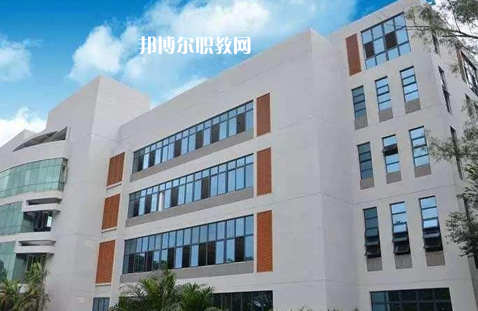 玉溪工業(yè)財貿(mào)學校2022年學費、收費多少