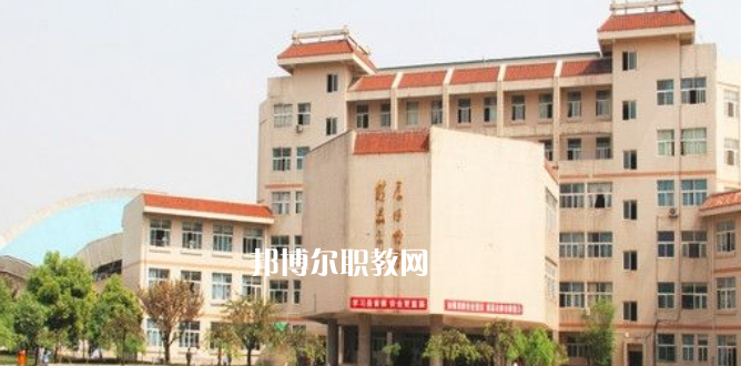 成都中醫(yī)藥大學(xué)附屬學(xué)校龍泉校區(qū)2022年報(bào)名條件、招生要求、招生對(duì)象