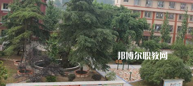 樂(lè)山商務(wù)技工學(xué)校怎么樣、好不好