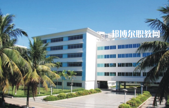海南省衛(wèi)生學校2022年報名條件、招生要求、招生對象