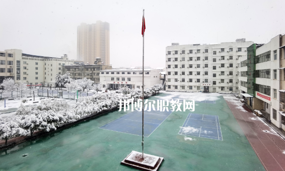 武漢第二衛(wèi)生學(xué)校2022年報(bào)名條件、招生要求、招生對(duì)象