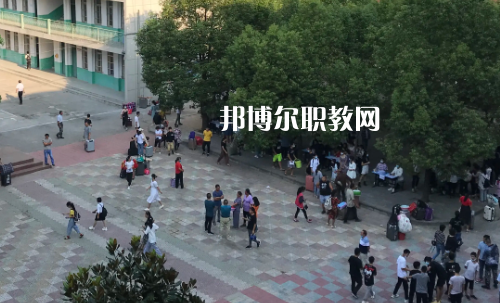 老河口職業(yè)技術(shù)學(xué)校2022年報(bào)名條件、招生要求、招生對(duì)象