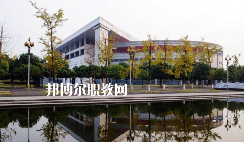武漢供銷商業(yè)學(xué)校2022年報(bào)名條件、招生要求、招生對象