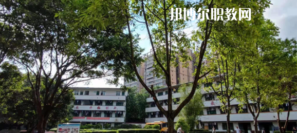廣西玉林市現(xiàn)代職業(yè)技術學校2022年報名條件、招生要求、招生對象
