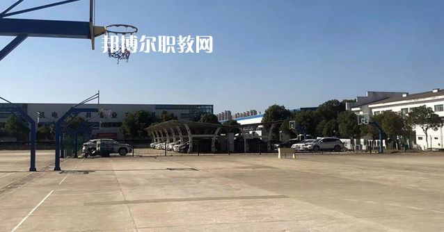 南昌智遠(yuǎn)技工學(xué)校2022年學(xué)費(fèi)、收費(fèi)多少
