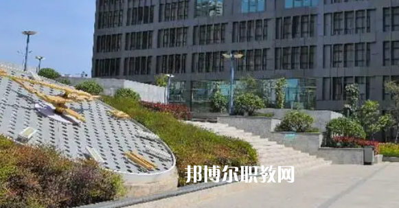 云南高職?？圃盒Ｅ琶?0強