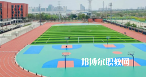 成都職業(yè)技術學校2023年招生辦聯(lián)系電話