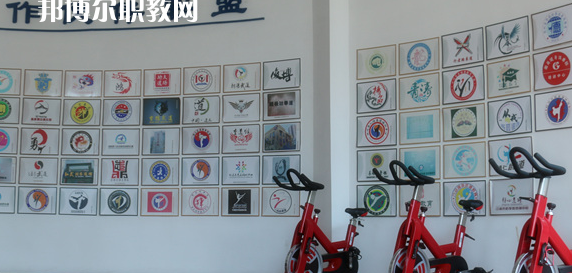 德陽弘正科技職業(yè)學校2023年報名條件、招生要求、招生對象