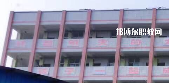 威遠(yuǎn)縣聯(lián)想職業(yè)技術(shù)學(xué)校2023年報(bào)名條件、招生要求、招生對象