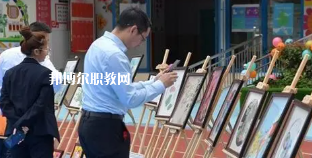 汶川縣特殊教育學(xué)校地址在哪里，哪個地區(qū)，哪個城市?