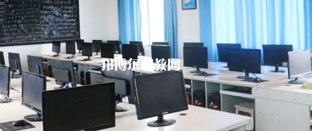 眉山市華興技工學(xué)校地址在哪里，哪個地區(qū)，哪個城市?