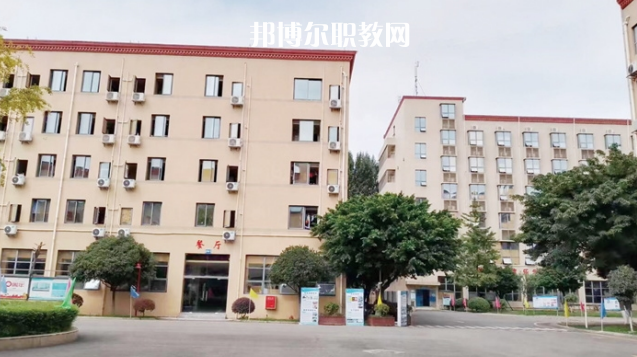 四川科華高級技工學(xué)校醫(yī)藥衛(wèi)生類對口高考班地址在哪里，哪個地區(qū)，哪個城市?