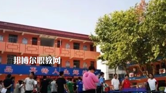 陜西渭南商貿(mào)技工學(xué)校地址，乘車路線