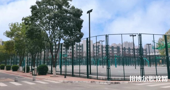 西安外事技工學(xué)校地址，乘車路線